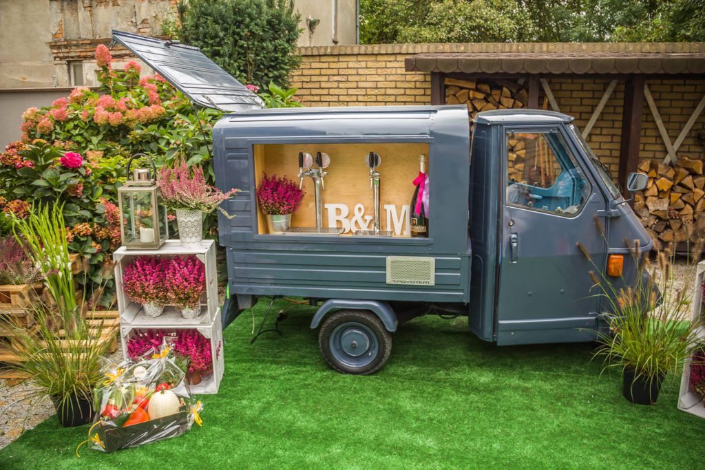 ODJAZDOWA ATRAKCJA, CZYLI FOOD TRUCKI WESELNE (zdjęcie 2)